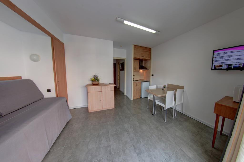Hotel Apartamentos Solimar Калафел Екстериор снимка